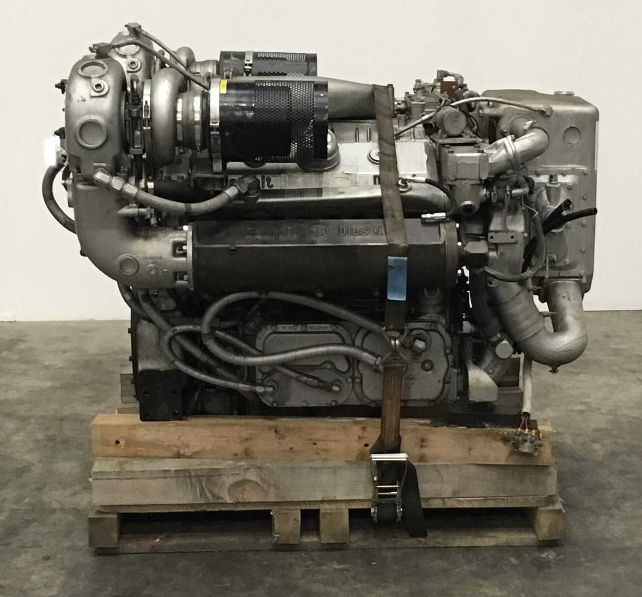 8v-92ta  LH marine engine 